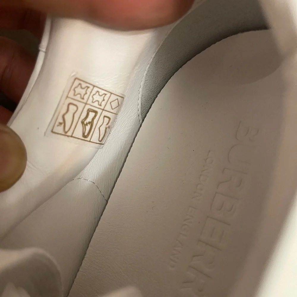 Burberry White Sneakers Minimalist Design - Picture 9 of 15